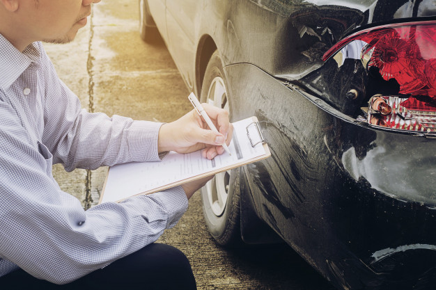 Kolizja i wypadek drogowych samochodem – art. 97 kodeksu wykroczeń