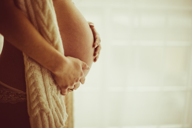 Nieumyślne doprowadzenie przez lekarza do śmierci dziecka nienarodzonego w ciąży – art. 155 kodeksu karnego